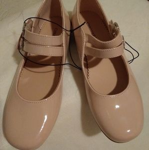Christie & Jill Girl’s Patent Leather Mary Jane Dress Shoes Sz. 3 medium
